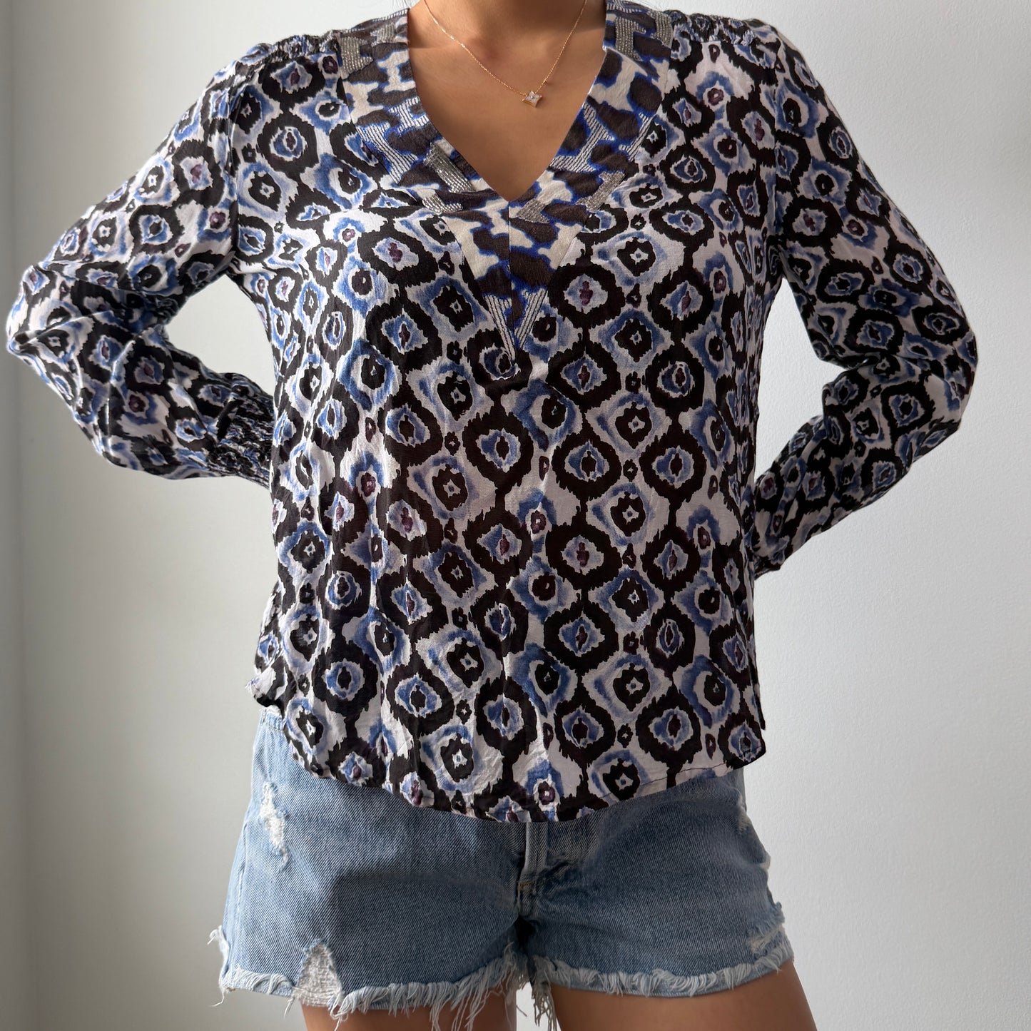 Lauren Vidal Paris Blue Patterned V-Neck Blouse - X-Small