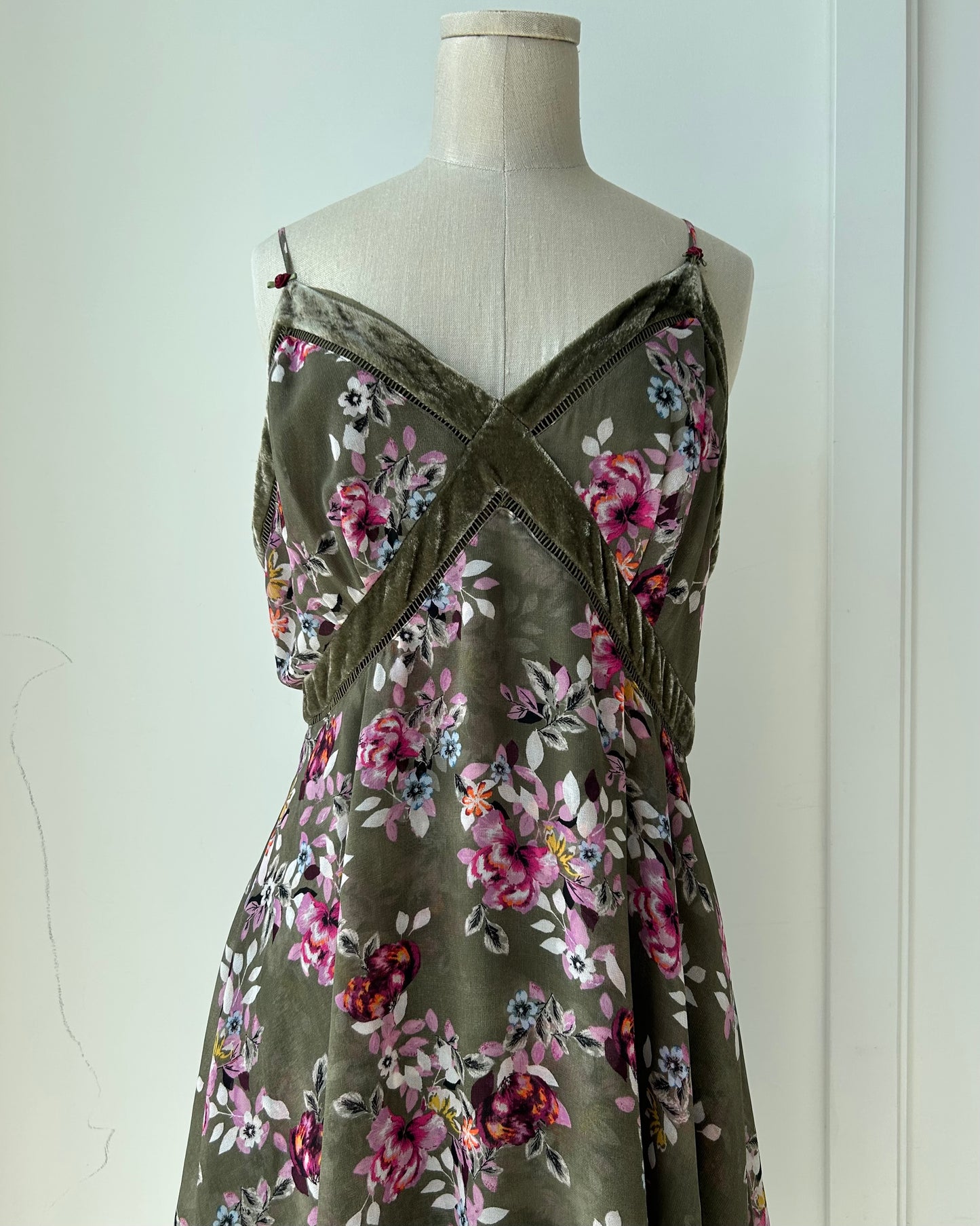 White House Black Market Green Floral Sundress - Large