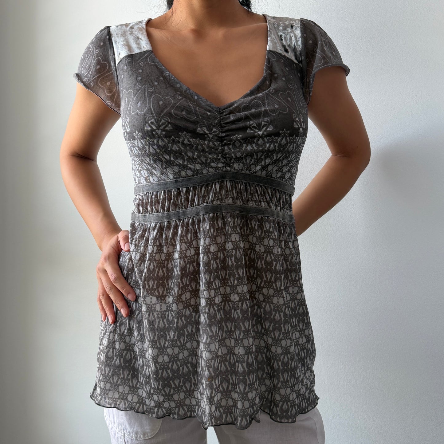 DKNY Jeans Grey Short Sleeve Patterned Mesh Top - Small