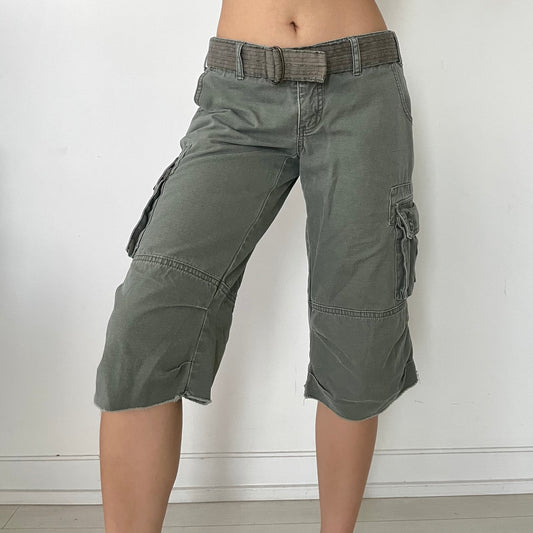 Vintage Aritzia TNA Army Green Cargo Capri Shorts - W30/Medium