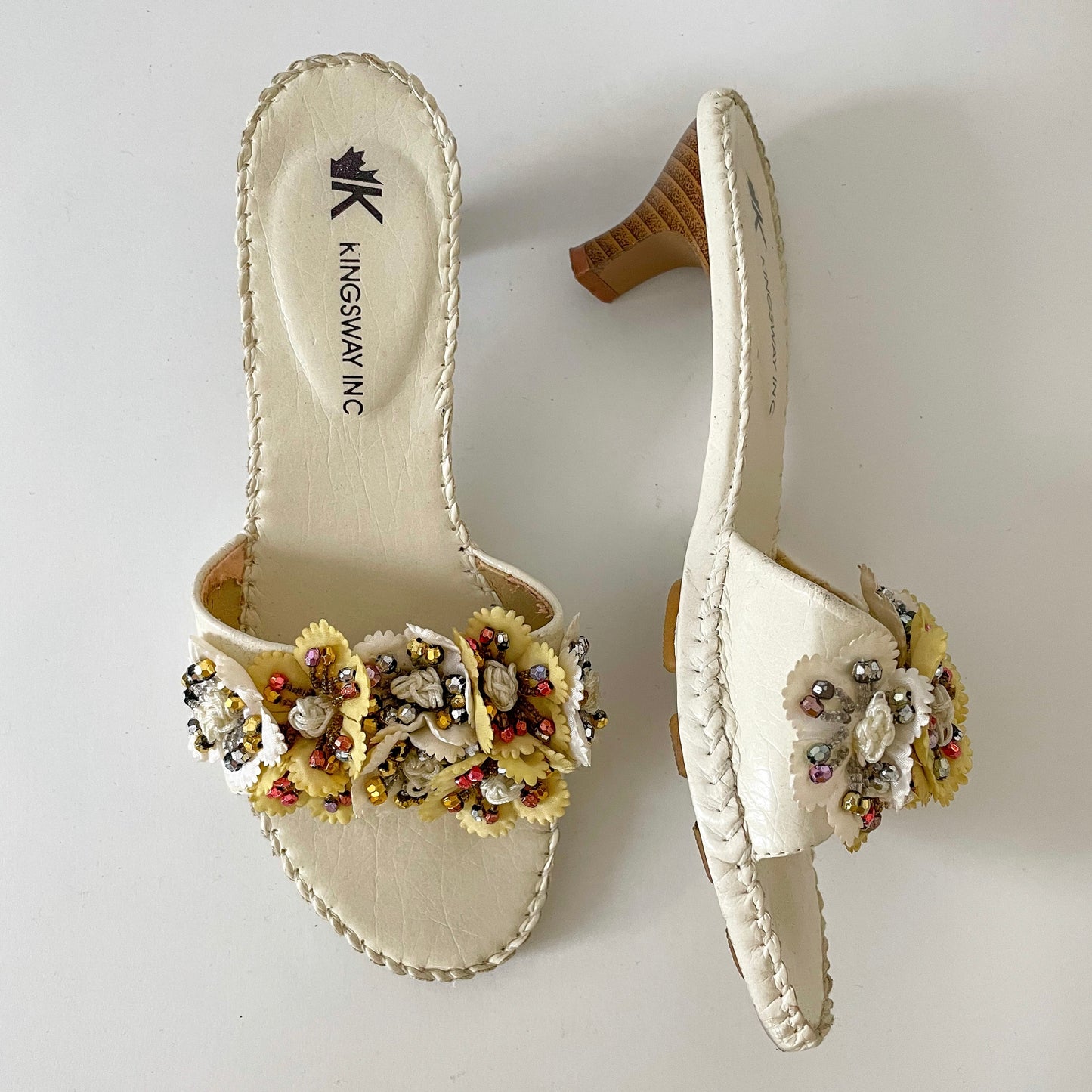 Kingsway Inc White and Yellow Flower Kitten Heeled Mules - EU 37