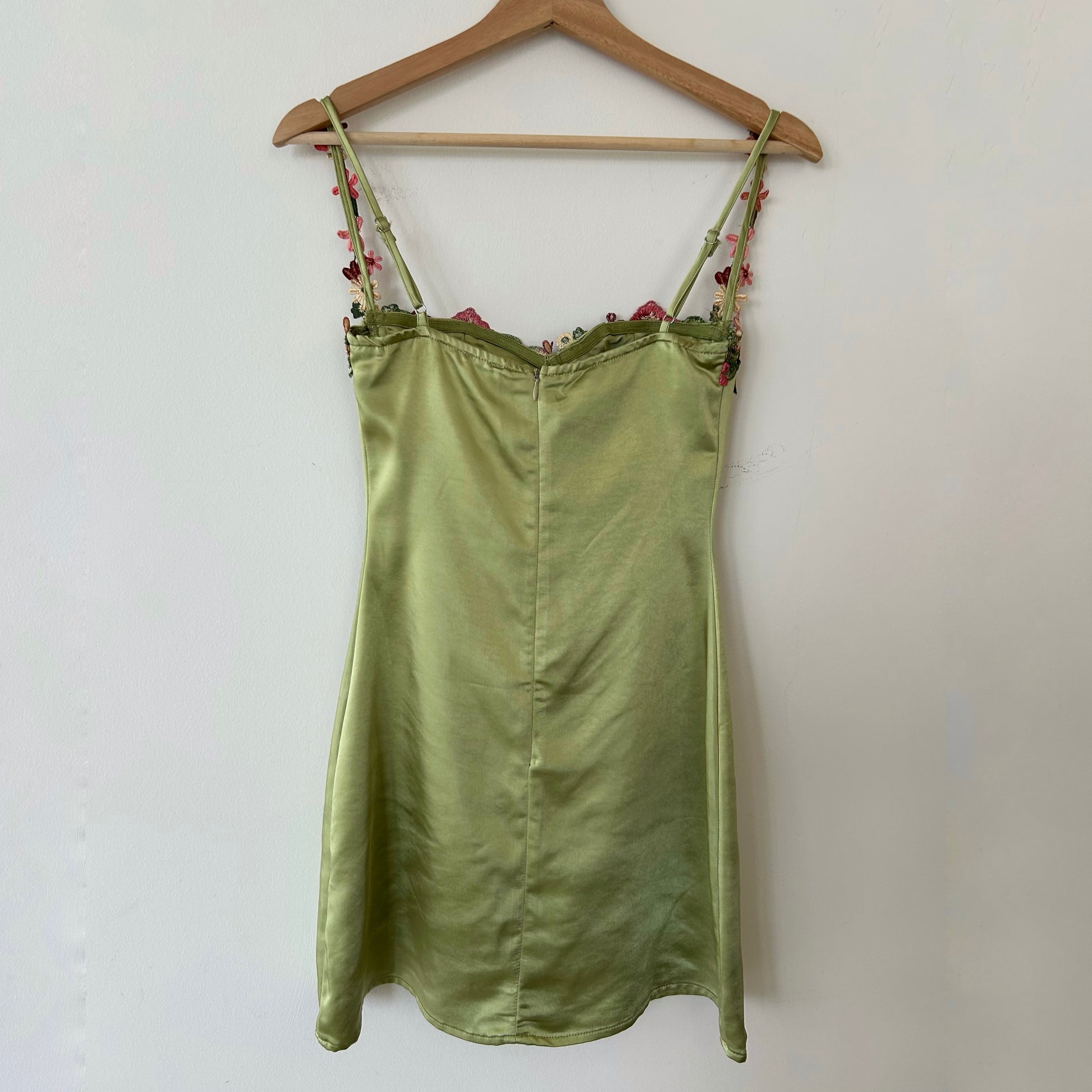 Princess Polly Green Mini Dress with Floral Embroidery - X-Small Zoehify Princess Polly Green Mini Dress with Floral Embroidery - X-Small Zoehify