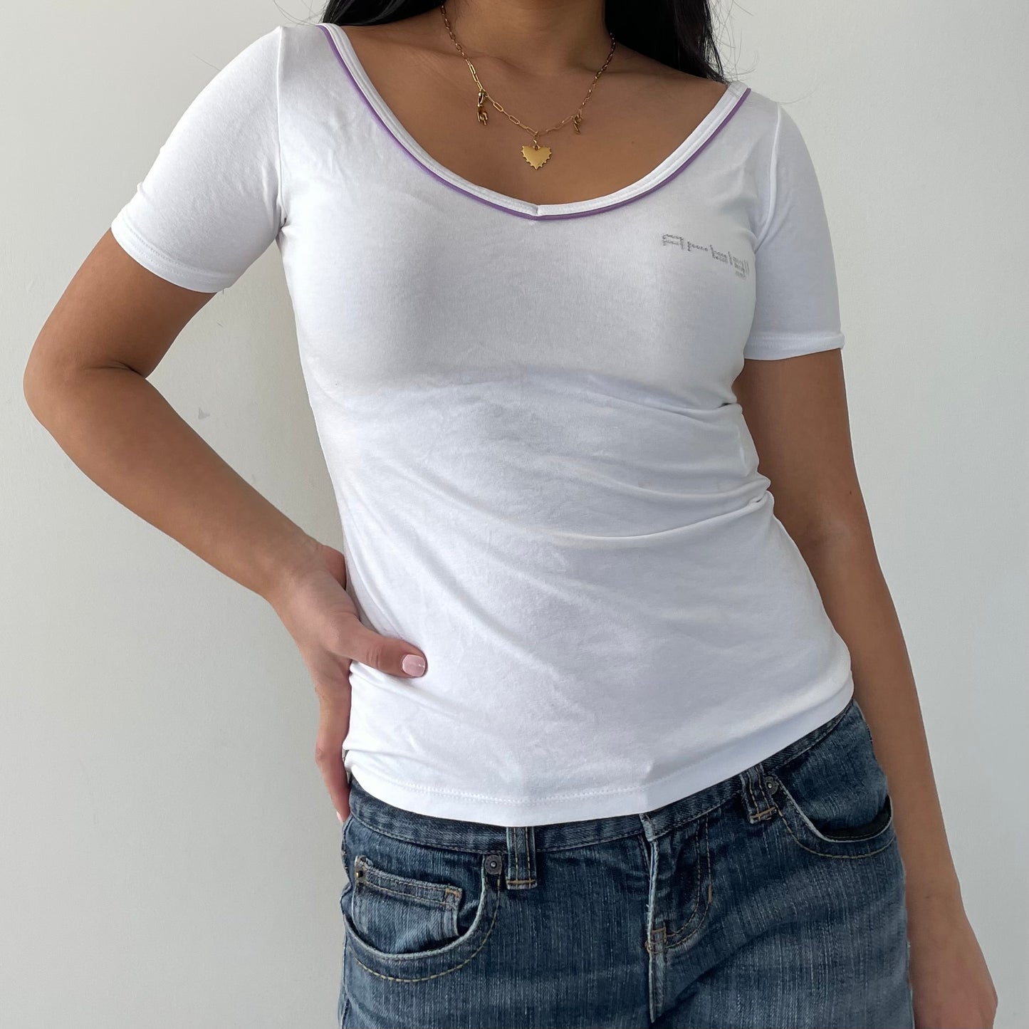 Artigli White V-Neck Tee - Small