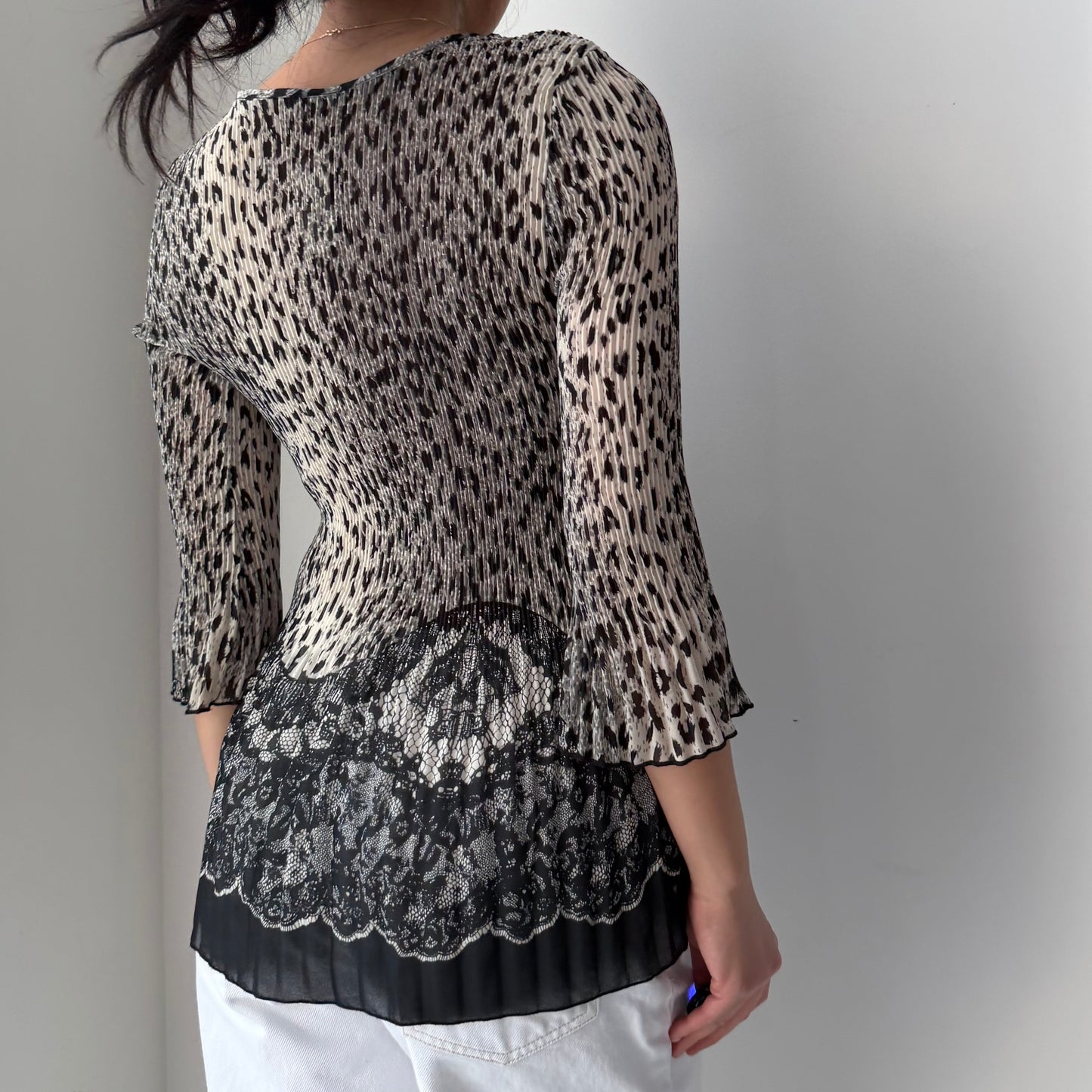 Leopard Print Pleated 3/4 Sleeve Keyhole Blouse - Medium