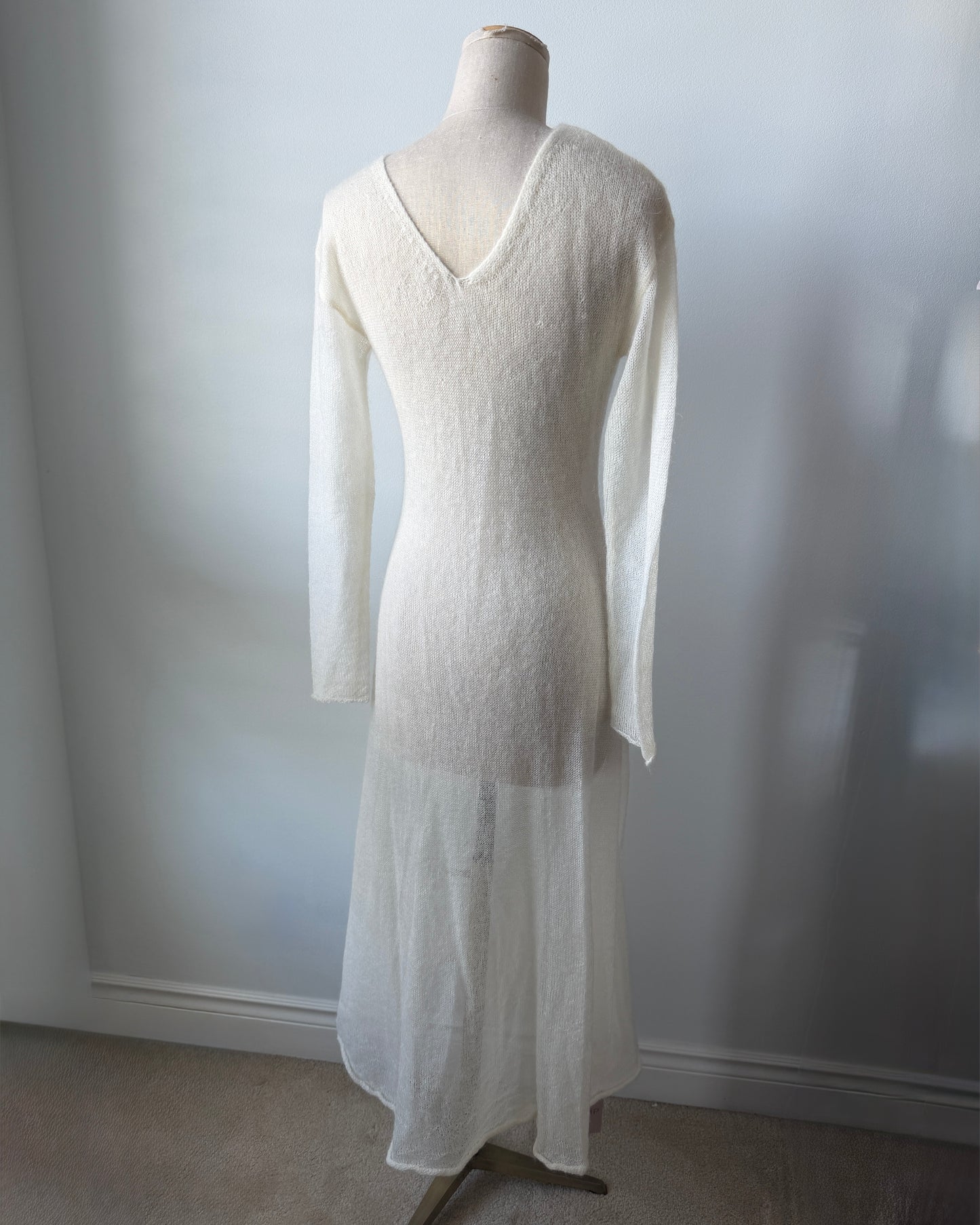 Nap Loungewear White Long Sleeve Wool and Mohair Blend Maxi Dress - Small