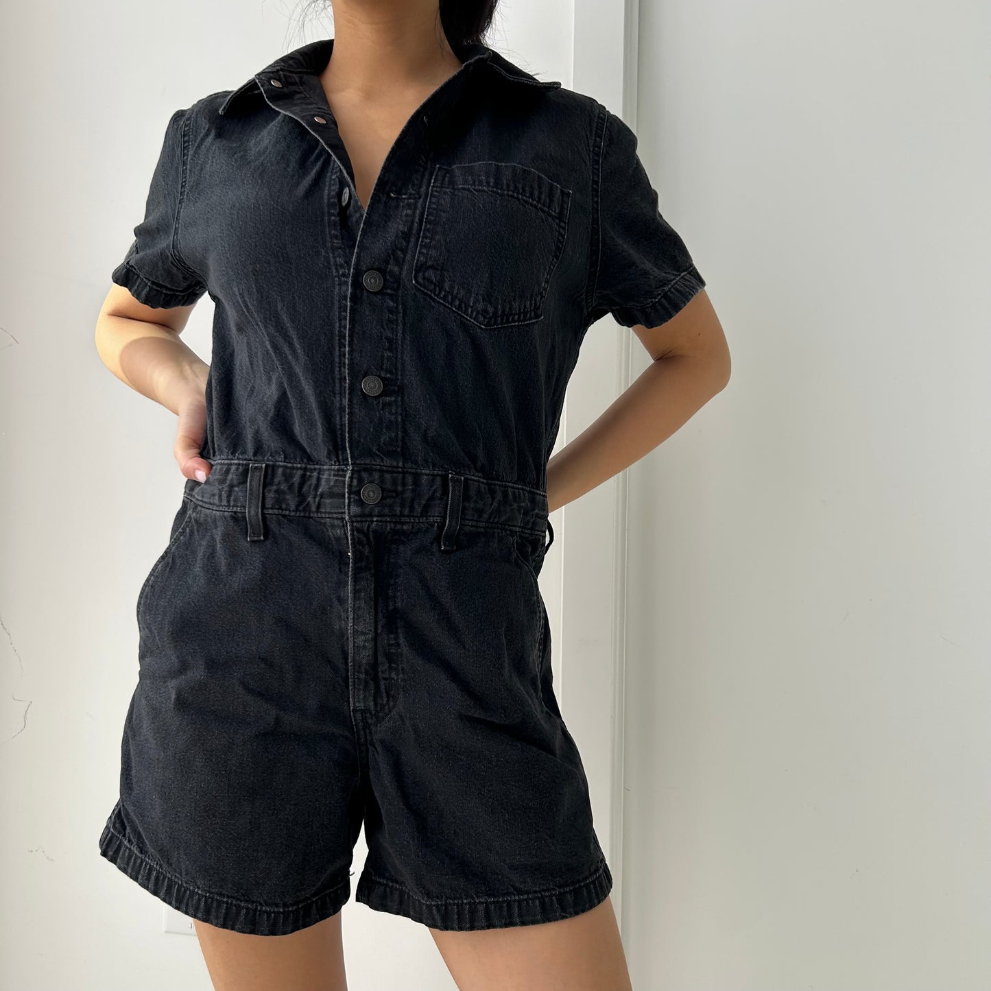 Levi’s Black Short Sleeve Romper - Medium