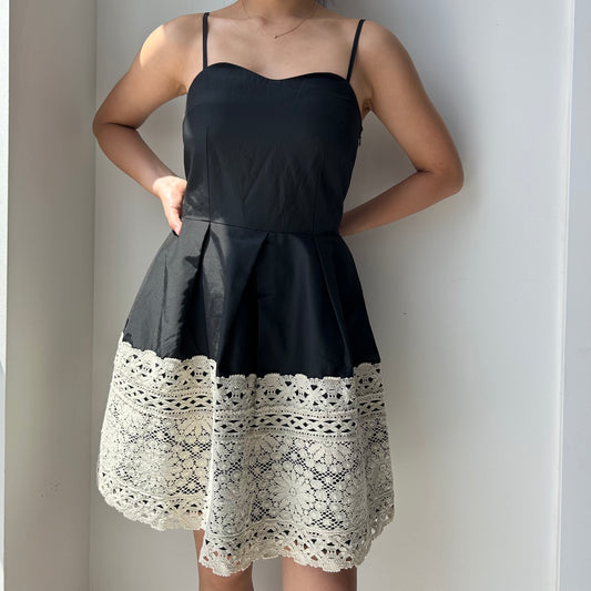 Jill Stuart Black Fit-and-Flare Mini Dress with Lace Hem - X-Small