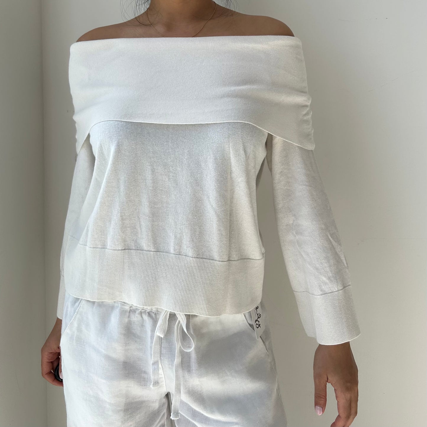 The Curated White Silk and Cashmere Blend Off Shoulder Top - Small