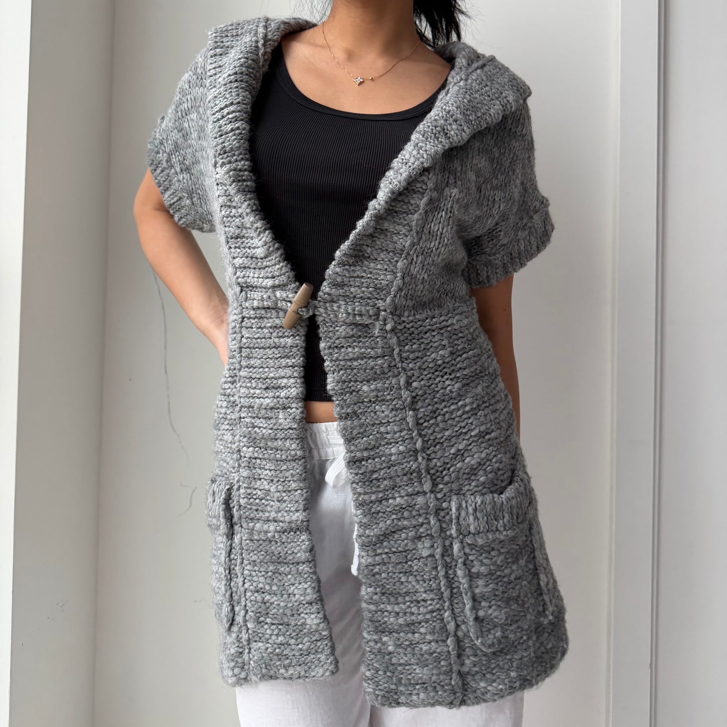 2000s Abercrombie and Fitch Grey Hooded Cable Knit Wool Cardigan - Medium