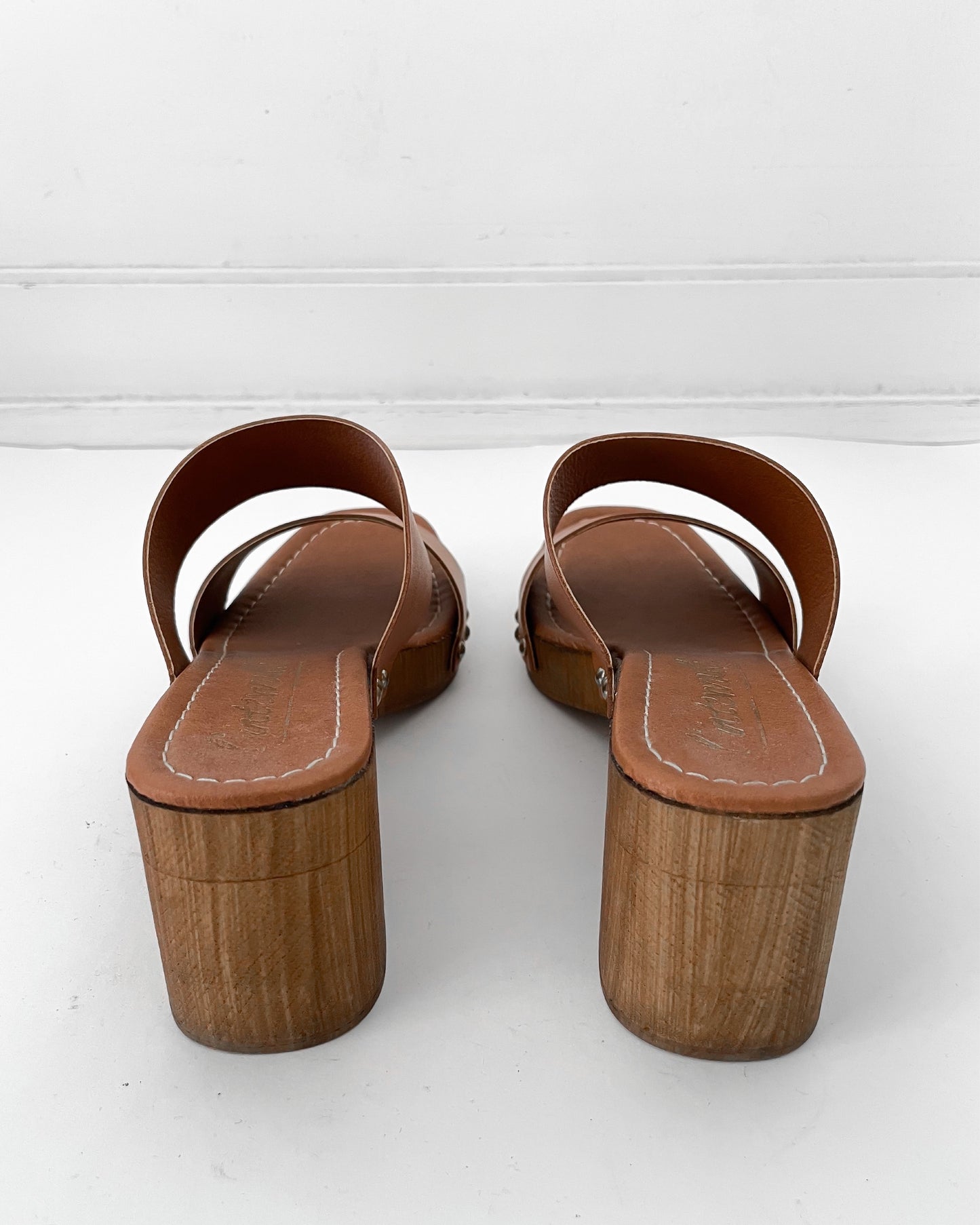 L’intervalle Tan Leather Wooden Clogs - EU 37