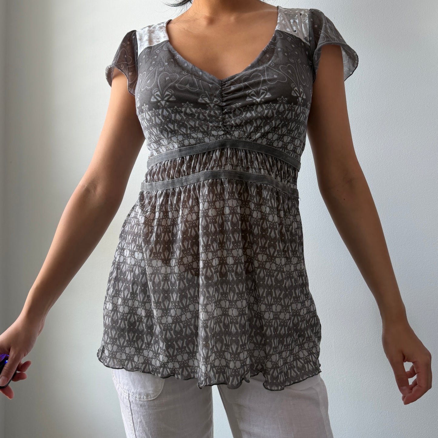 DKNY Jeans Grey Short Sleeve Patterned Mesh Top - Small
