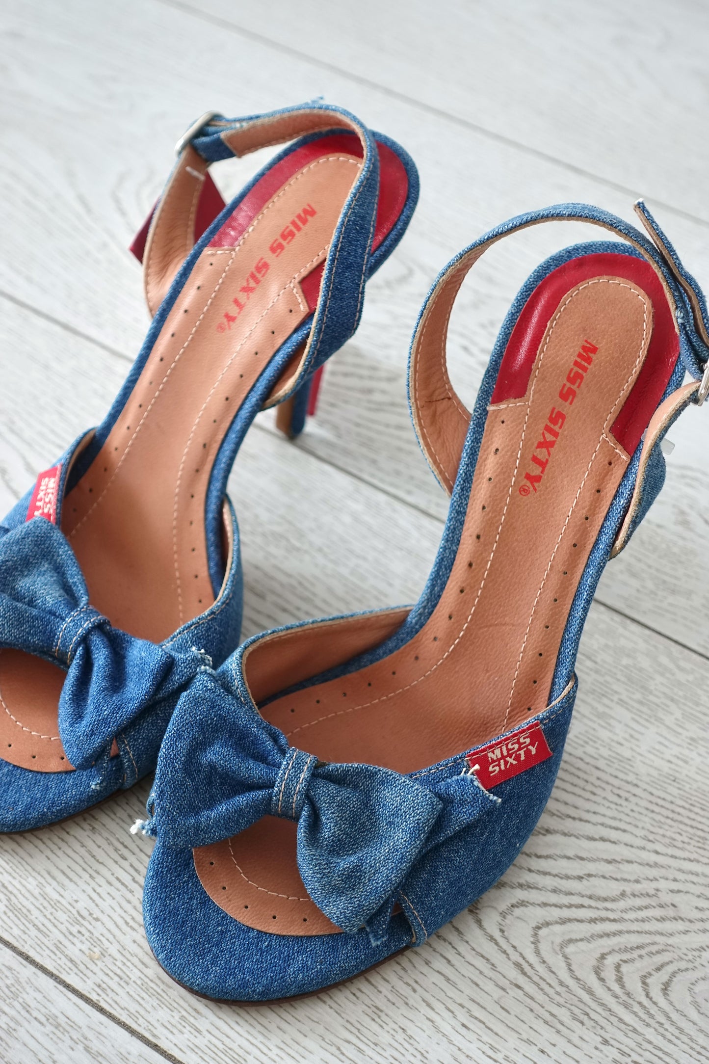 BNWT Vintage Y2K Miss Sixty Denim Open Toe Slingback Heel with Bow - EU 37