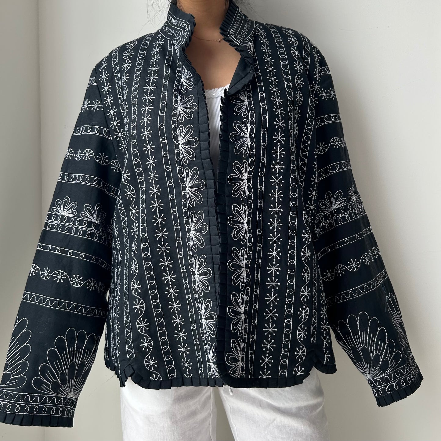 Anne Carson Black Embroidered Ruffle-Edge Jacket - 1X