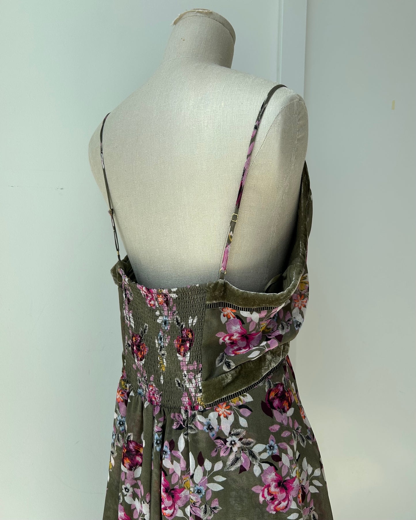 White House Black Market Green Floral Sundress - Large