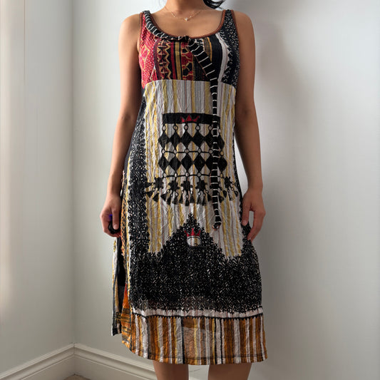 Save the Queen Printed Sleeveless Midi Dress - Medium