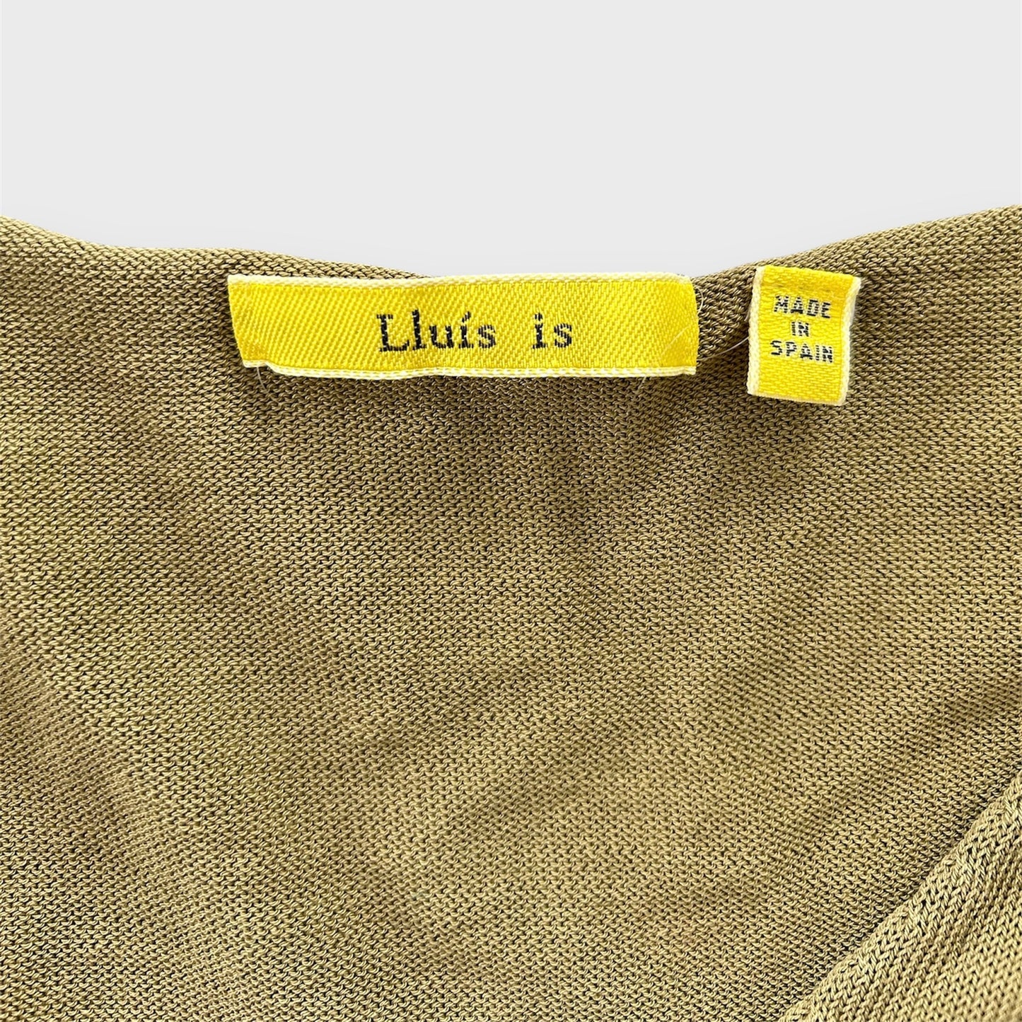 Lluís is Green V-Neck 3/4 Sleeve Top - Small