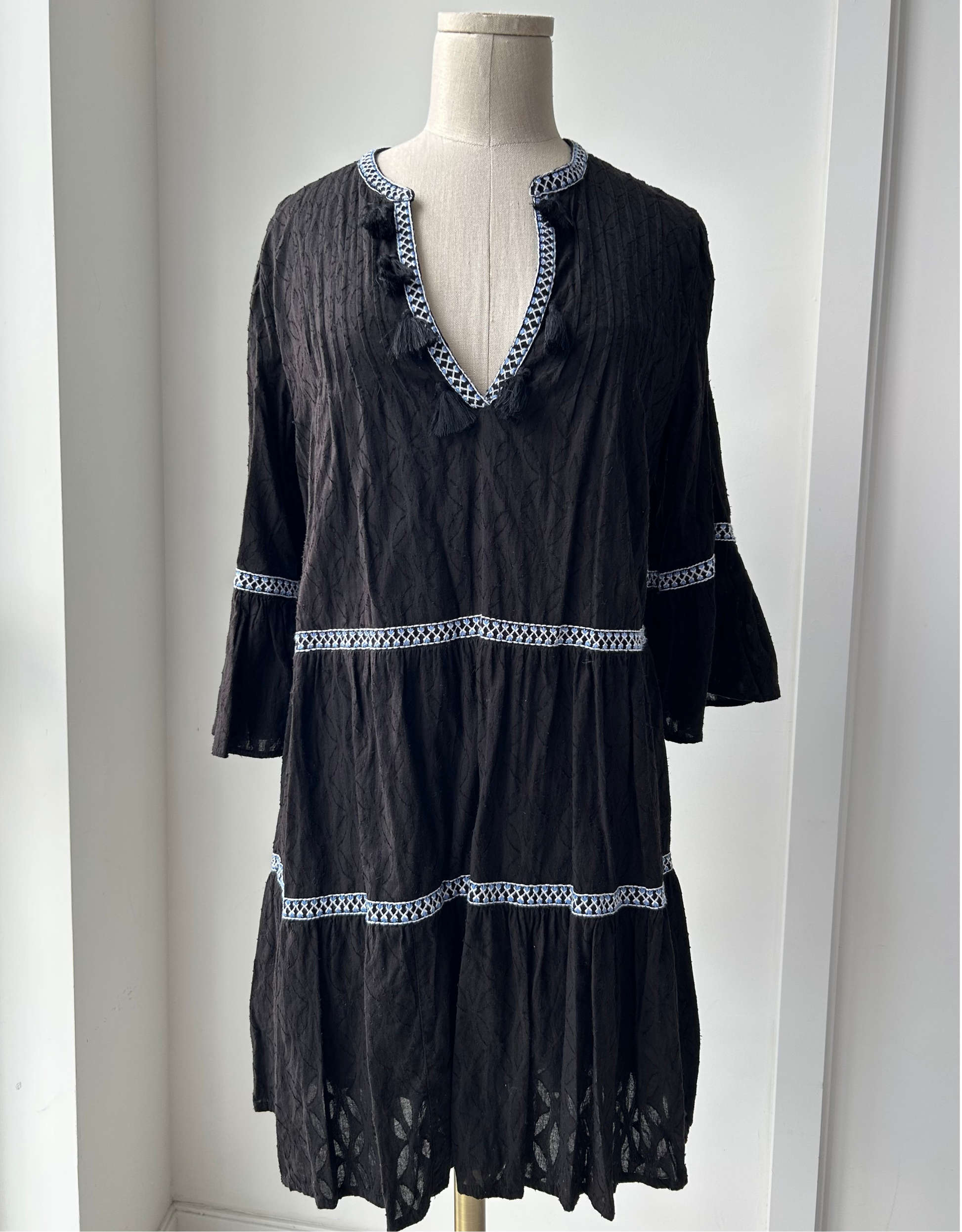 Tommy Bahama Black Long Sleeve Tunic Dress - Medium Tommy Bahama Black Long Sleeve Tunic Dress - Medium