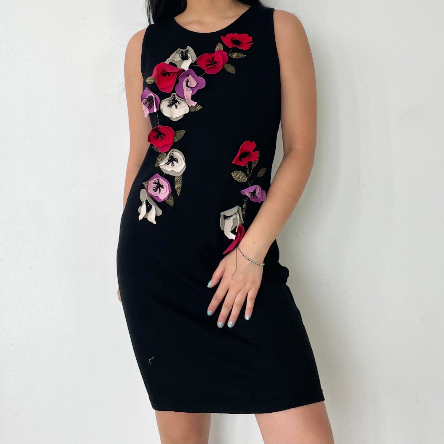 Mamatayoe Black Sleeveless Dress with Red Poppy Floral Details - Large