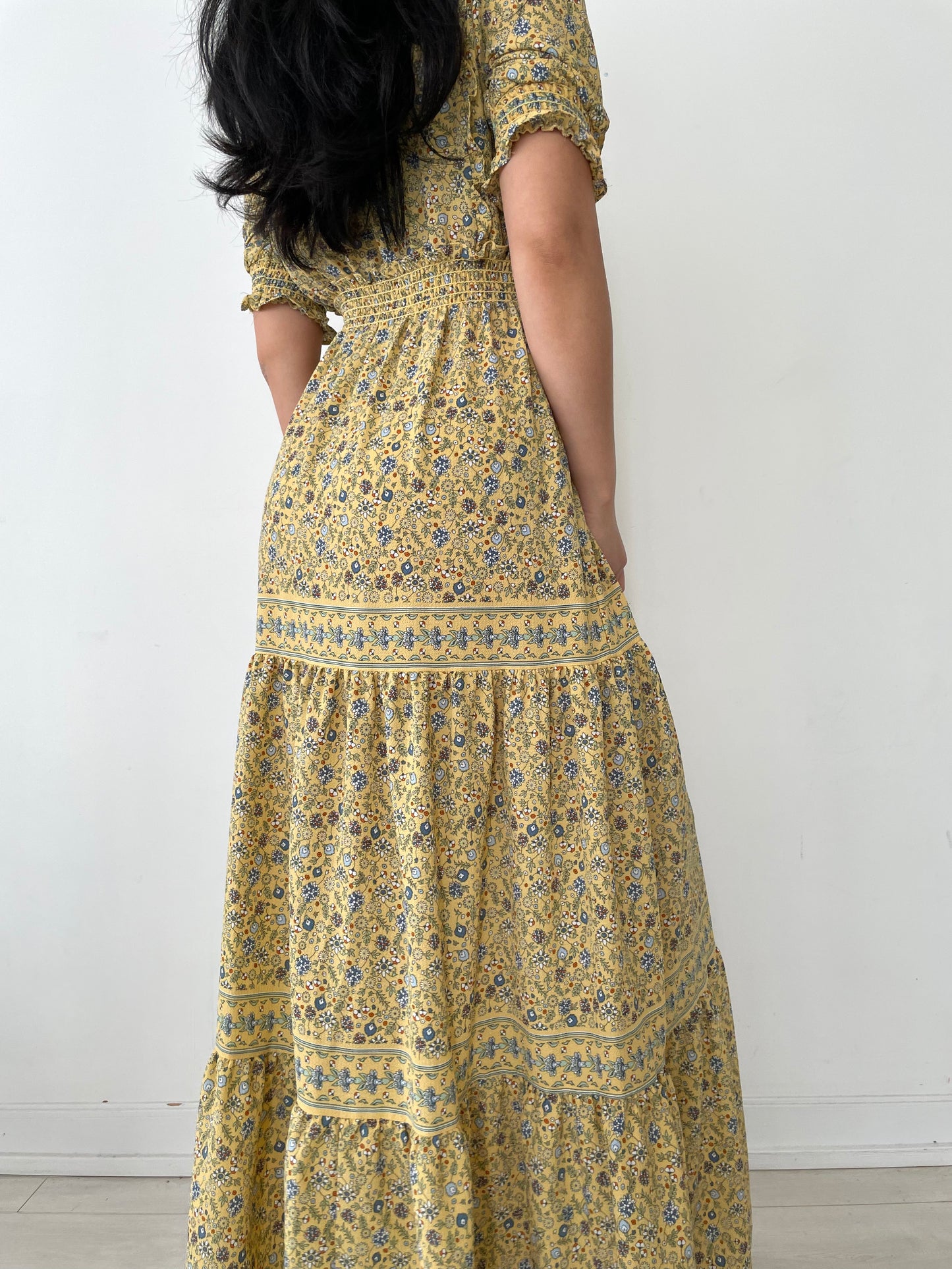 Max Studio Flowy Ruffle Collar Tiered Yellow Floral Maxi Dress - Small