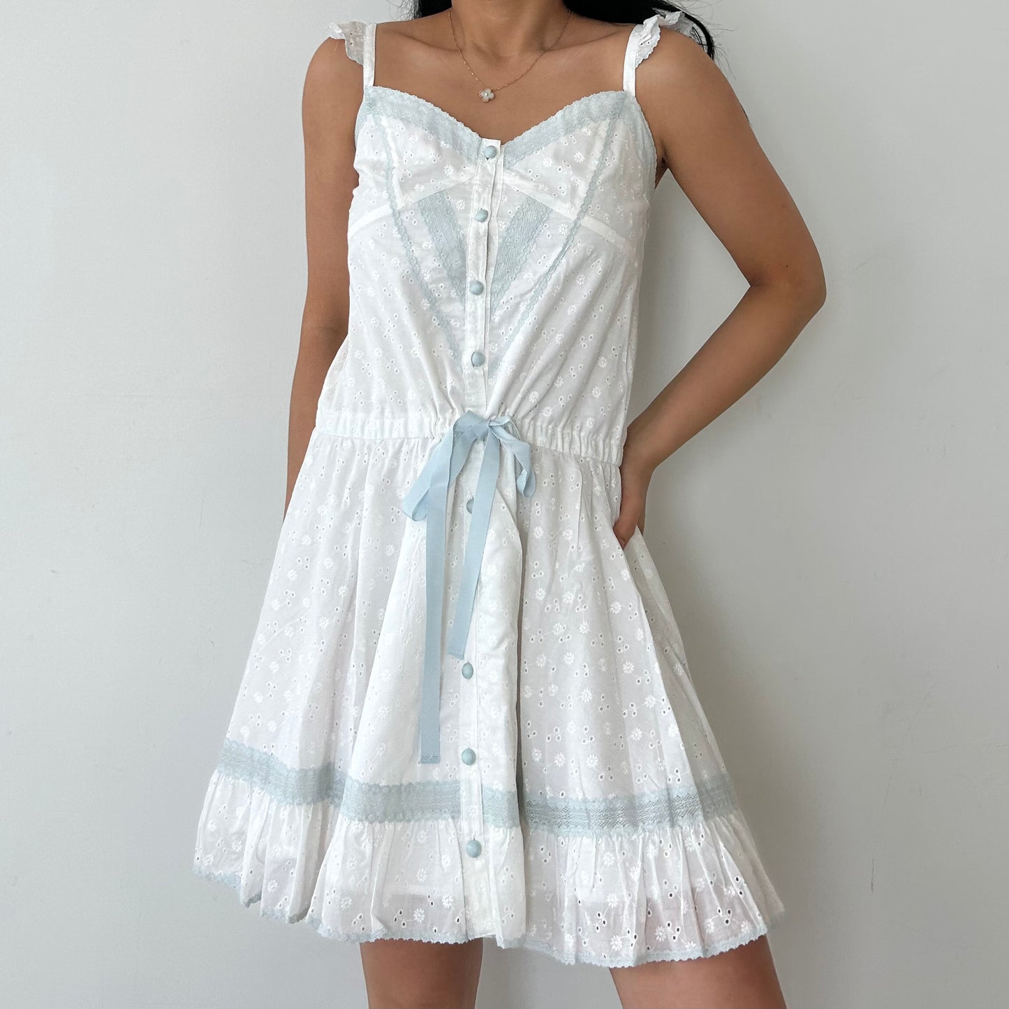 Japanese Designer A Mon Avis White Broderie Anglaise Baby Blue Ribbon Mini Dress - Small