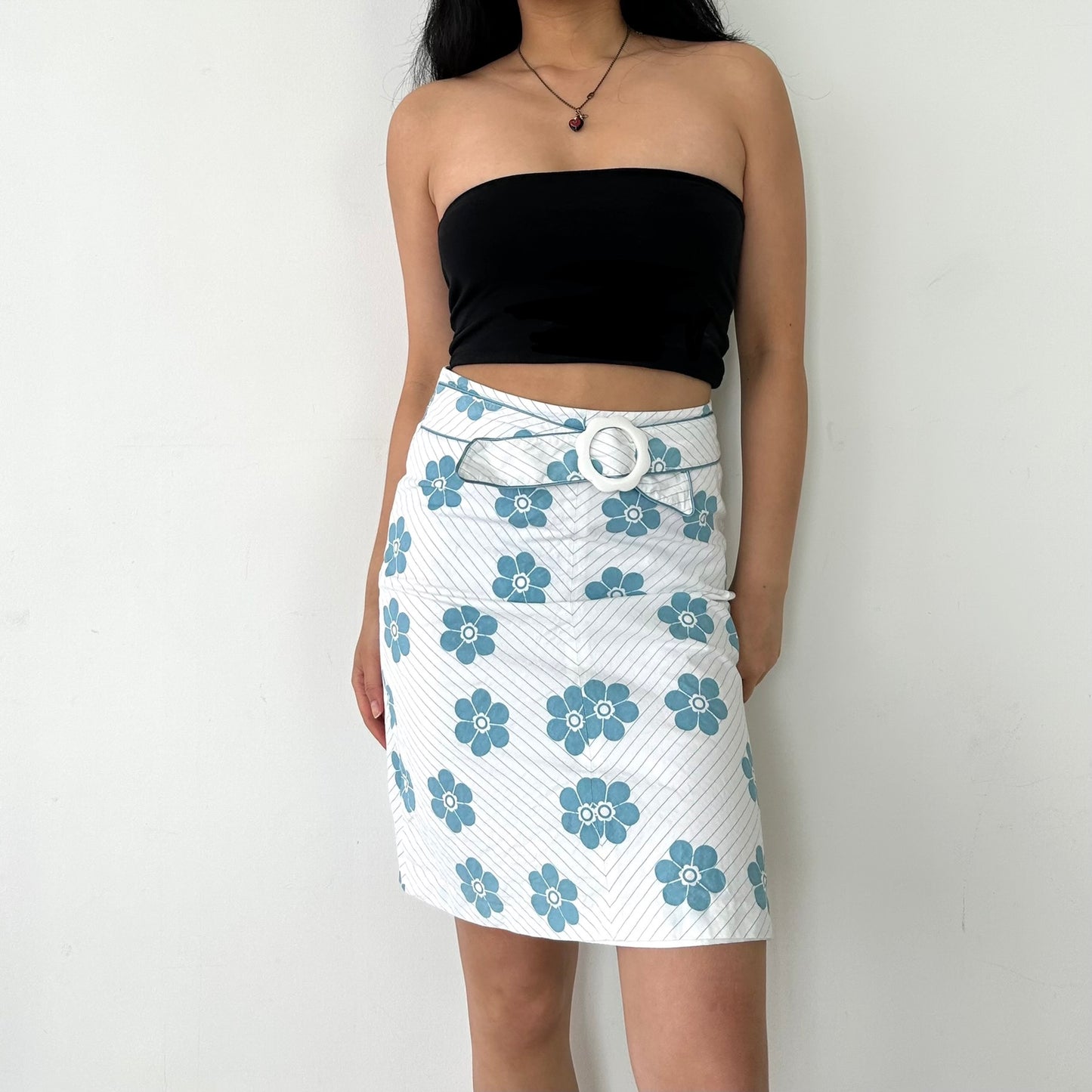 Tanix White and Blue Floral Print Belted Knee Length Skirt - Small