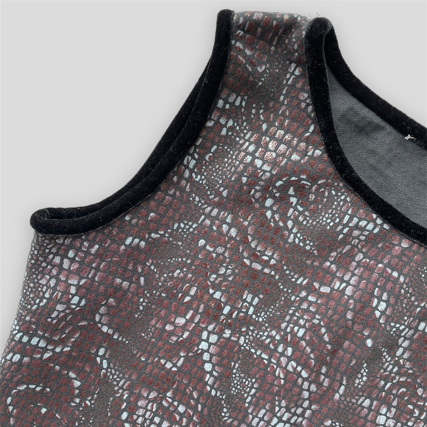 Blue and Purple Rose Patterned Snake Skin Effect Sleeveless Tank Top - Medium