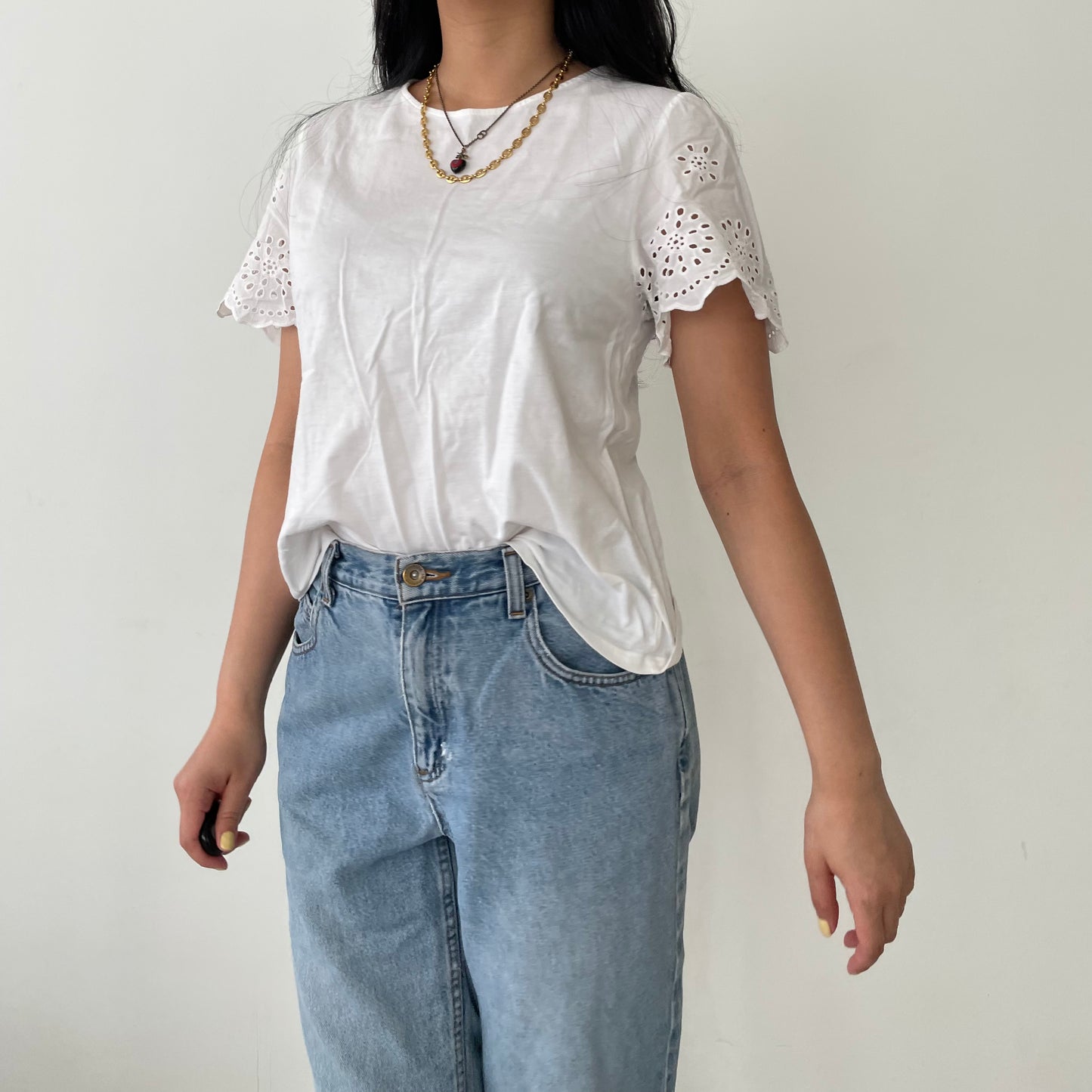 Uniqlo Broderie Anglaise Scallop Sleeve White Tee - Medium