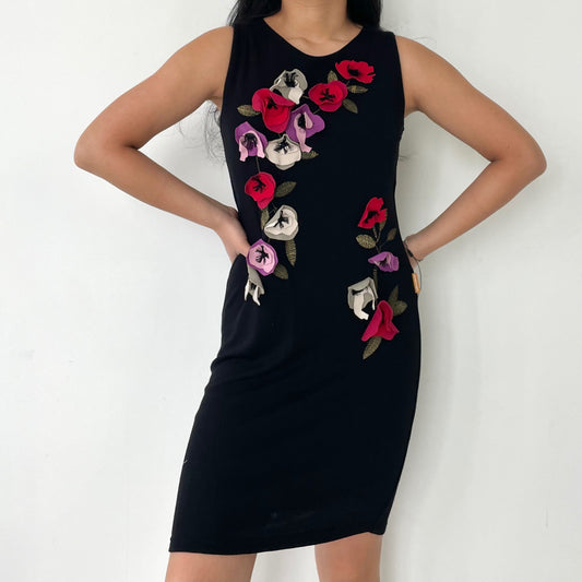 Mamatayoe Black Sleeveless Dress with Red Poppy Floral Details - Large