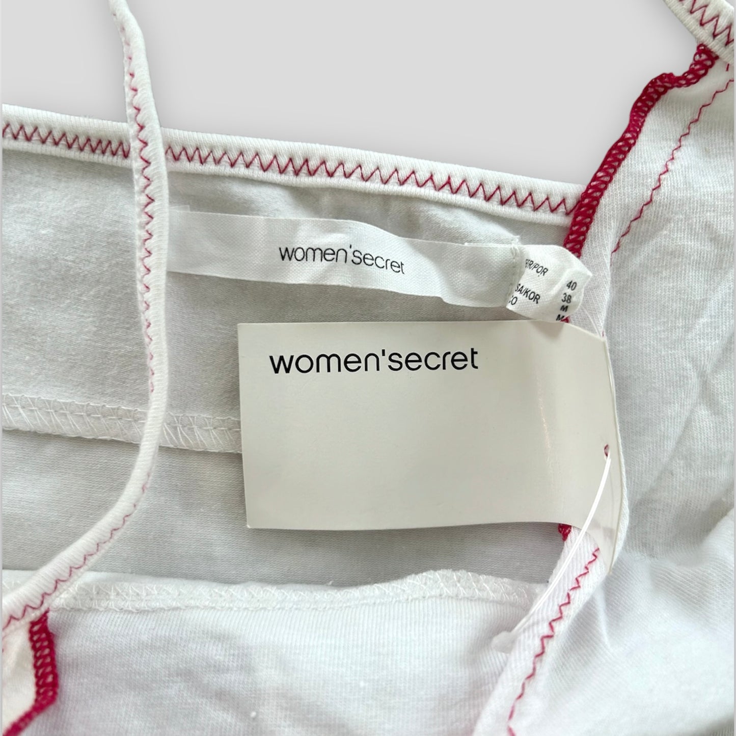 BNWT Women’s Secret White V-Neck Tank Top - Medium