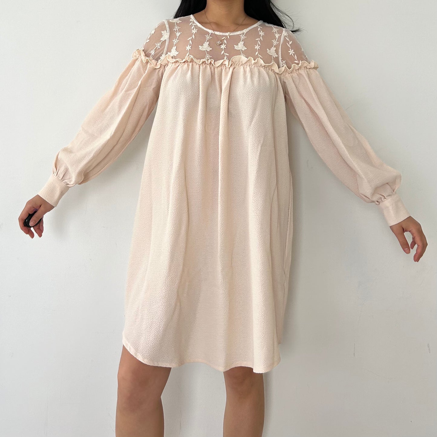 Solo Cream Victorian Style Long Sleeve Smock Dress - Medium