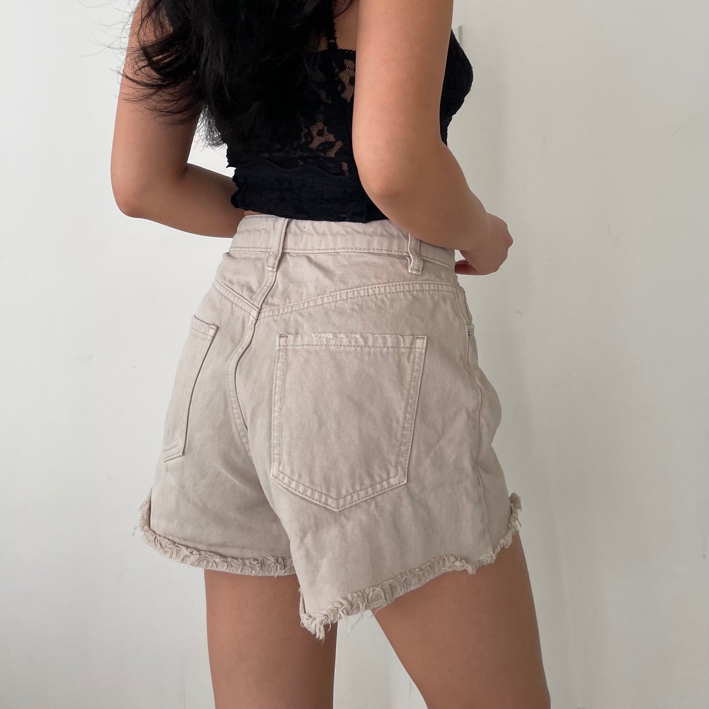 Dynamite Khaki Beige High-Rise Mid-Thigh Jean Shorts - W26