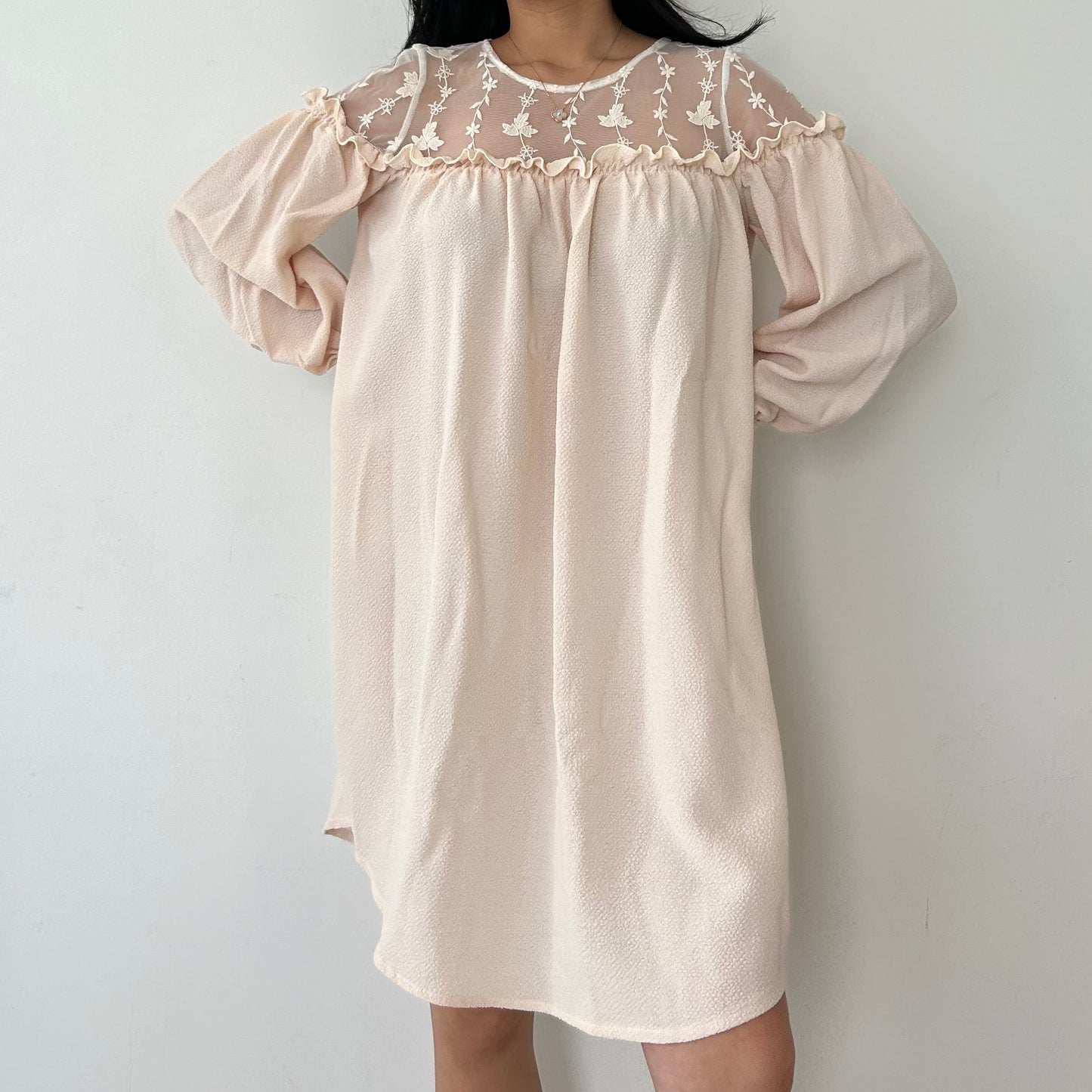 Solo Cream Victorian Style Long Sleeve Smock Dress - Medium