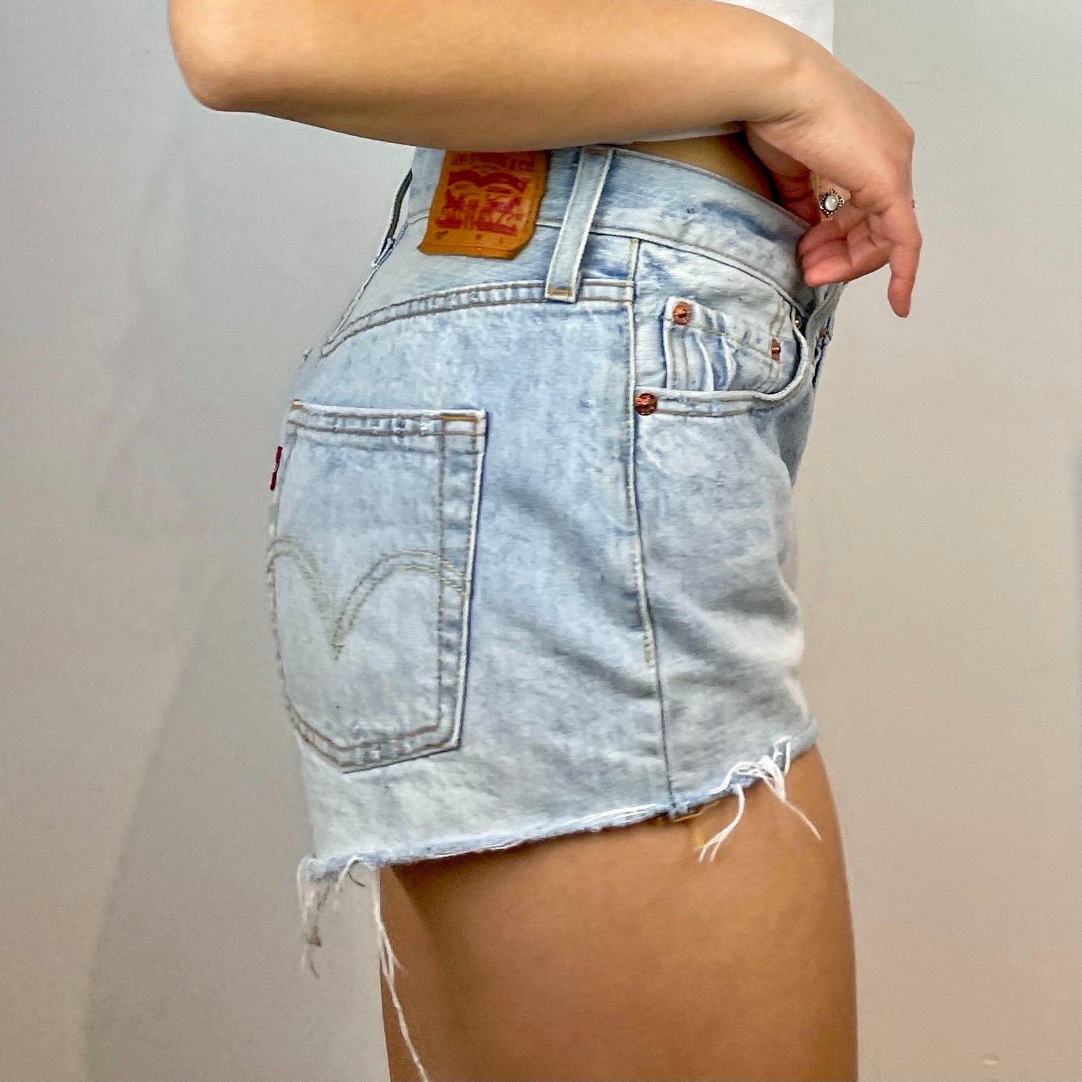 Levi's Cut Off Shorts - Zoehify 