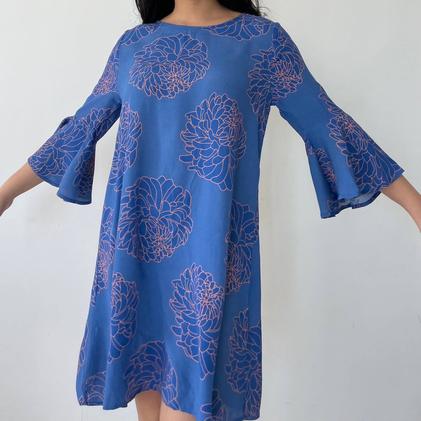 Mister Zimi 3/4 Flowy Sleeve Blue Mini Dress - Medium