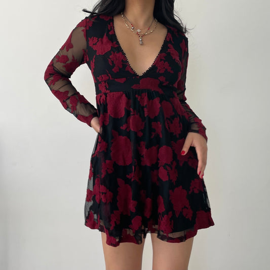 Forever 21 Black & Red Lace V-Neck Long Sleeve Baby Doll Dress