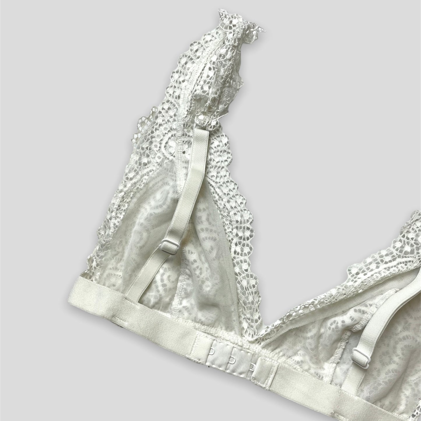 Jack Wills White Lace Bralette - Zoehify 