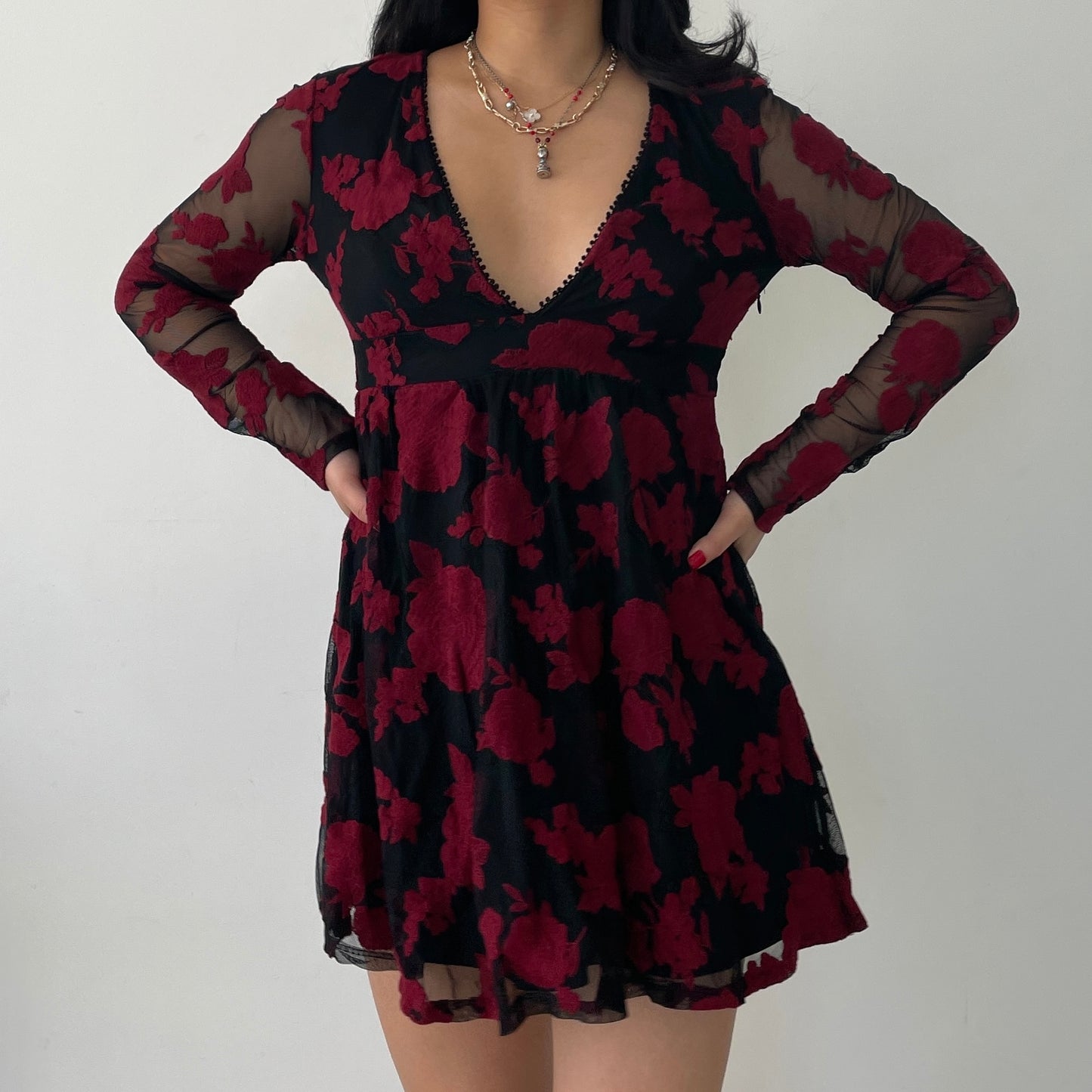 Forever 21 Black & Red Lace V-Neck Long Sleeve Baby Doll Dress