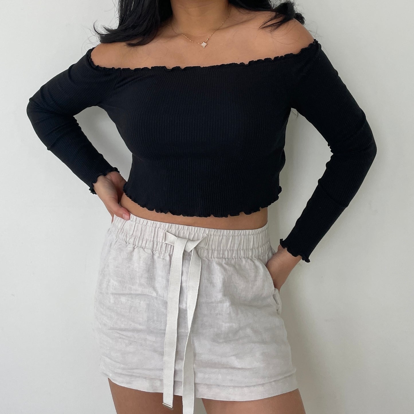 H&M Black Long Sleeve Off Shoulder Crop Top - Medium