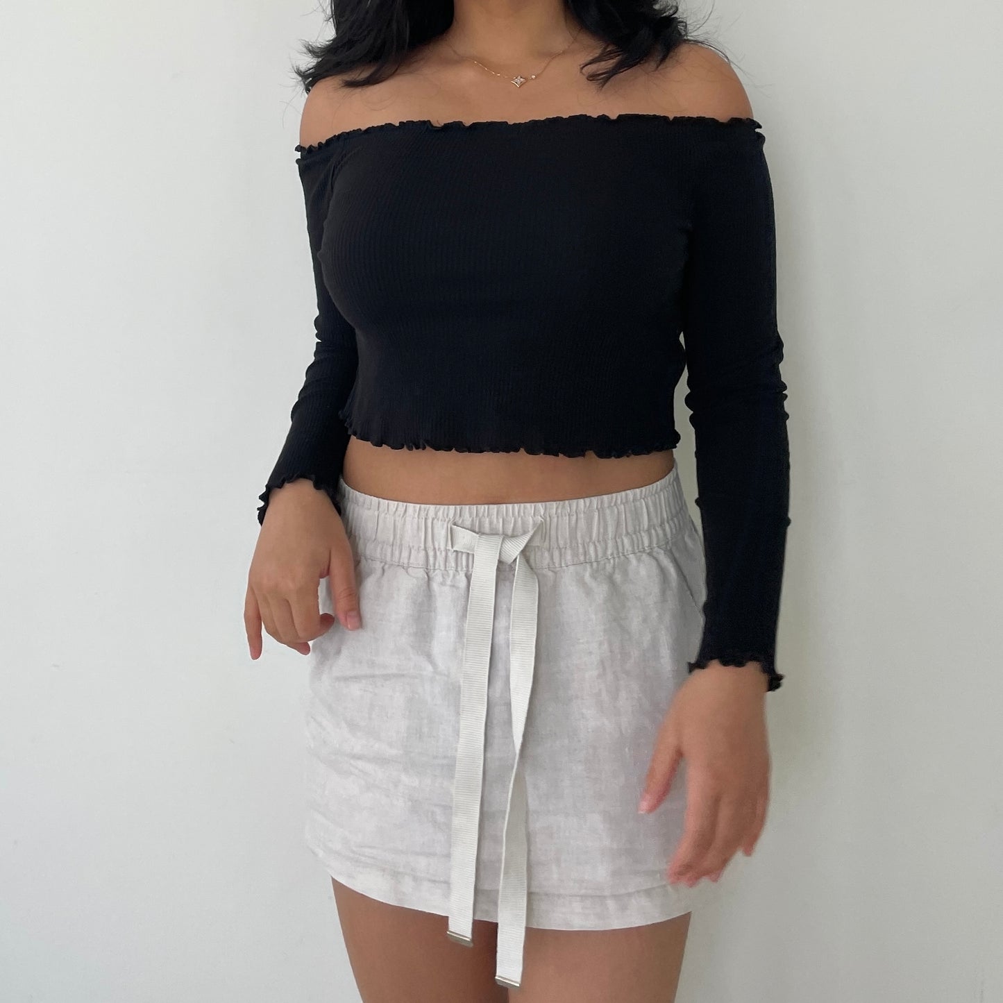 H&M Black Long Sleeve Off Shoulder Crop Top - Medium