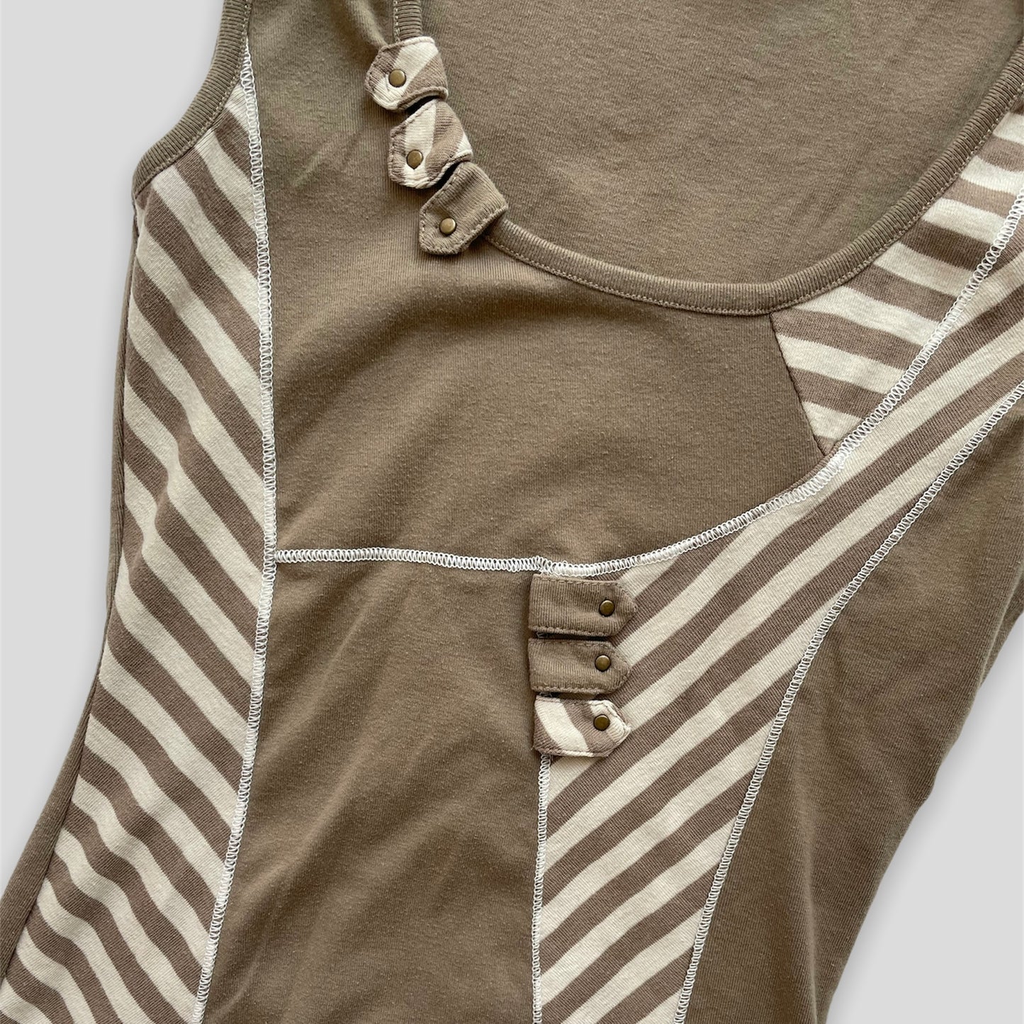 Beige Sleeveless Striped Top - Zoehify 