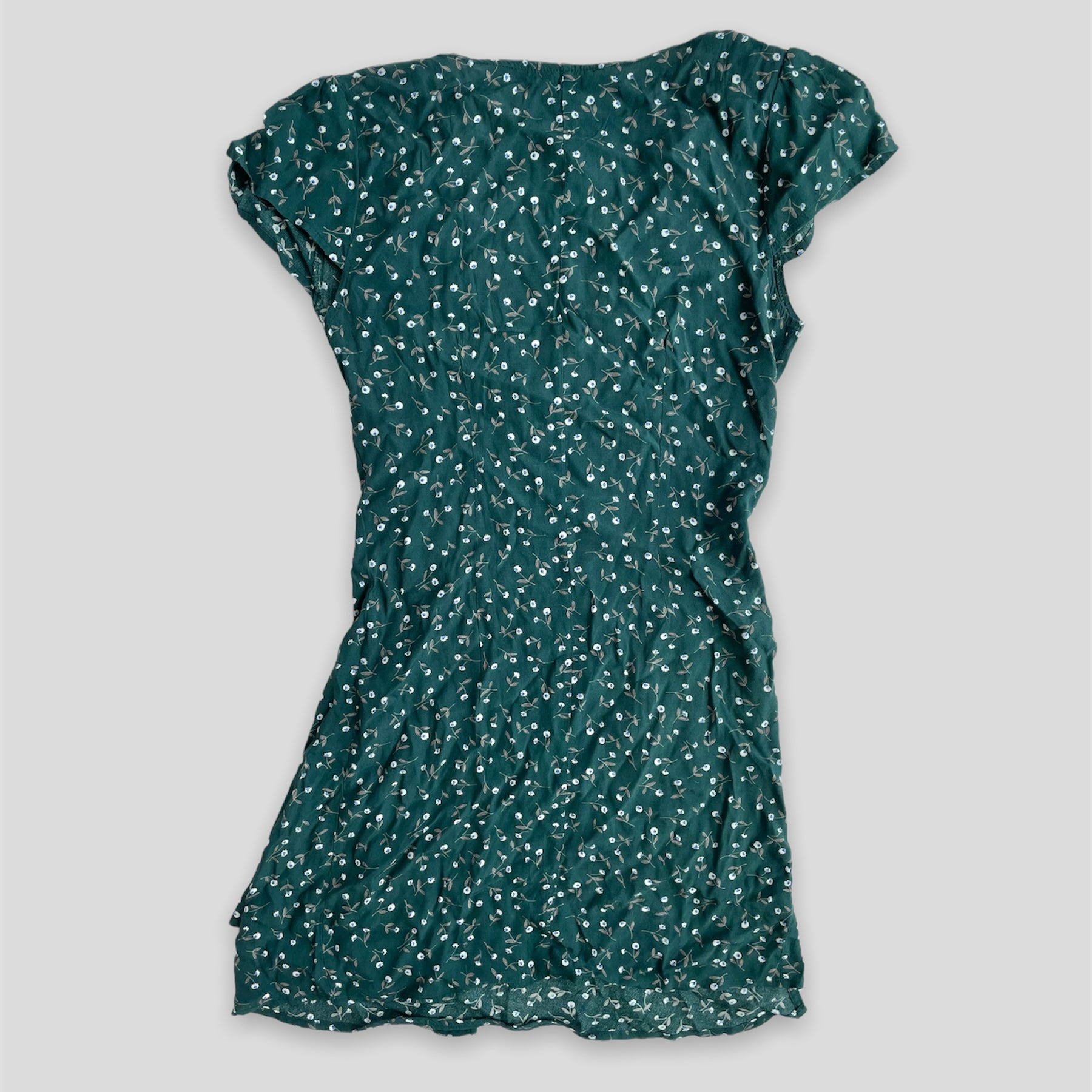 Brandy Melville Robbie Wrap Dress in Green, Women's Fashion, Tops,  Sleeveless on Carousell