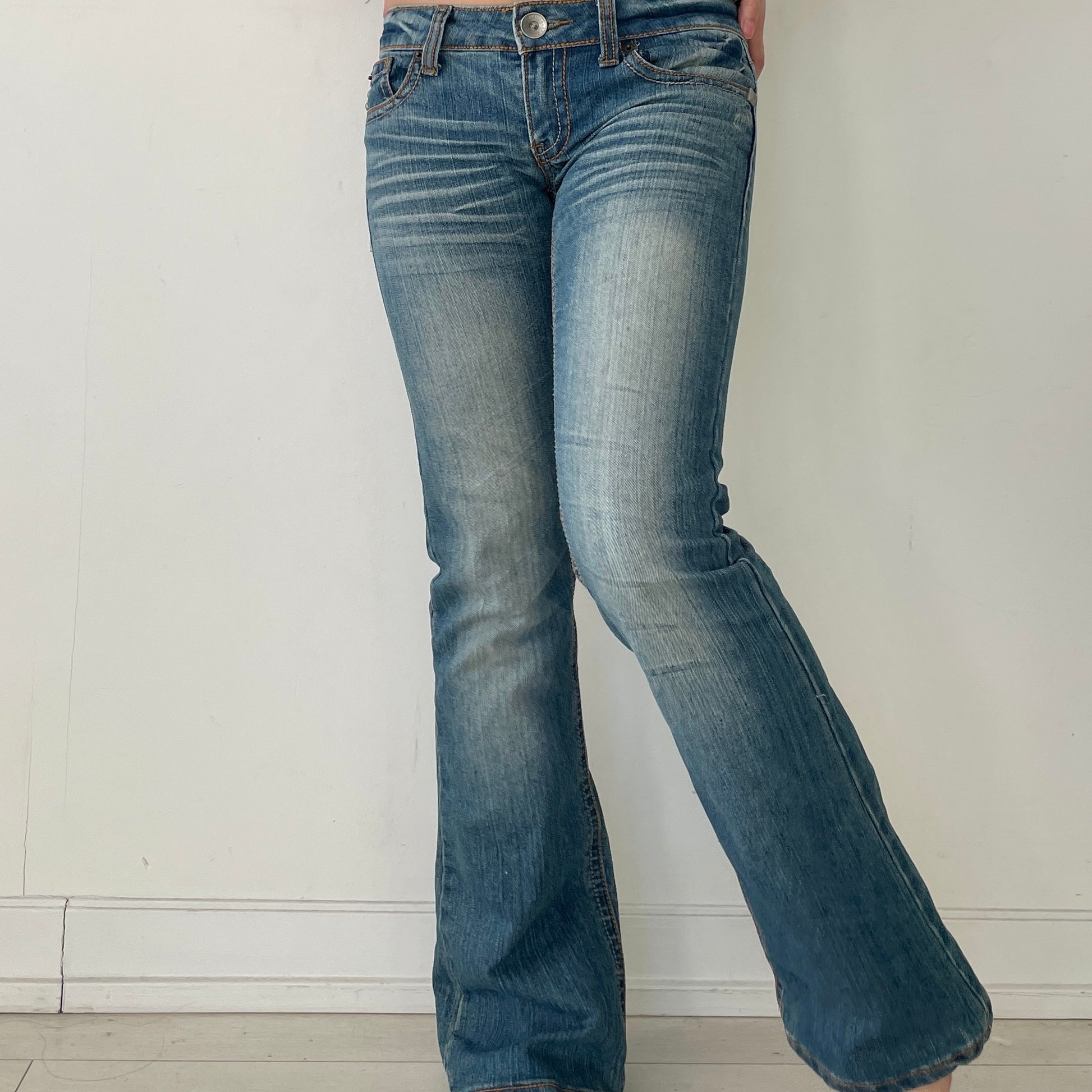 Y2K Low Rise Flare Jeans - W30 – Zoehify