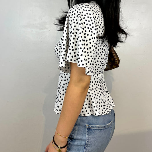 White Flowy Short Sleeved Blouse - Zoehify 