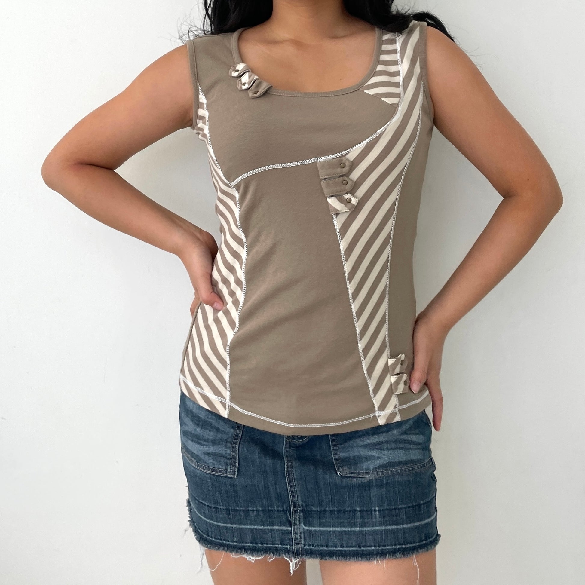 Beige Sleeveless Striped Top - Zoehify 